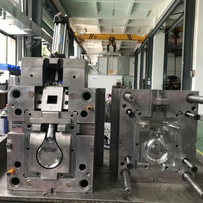 Πλαστικά καλούπια έγχυσης ανταλλακτικών αυτοκινήτων S136 Ευρωπαϊκό Πρότυπο Υψηλής Ποιότητας Υψηλής Ακρίβειας Πλαστικό Καλούπι Overmolding